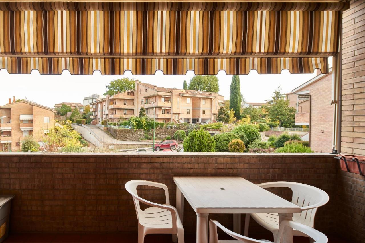 Little Brick House On Siena Hills With Balconies Apartman Kültér fotó